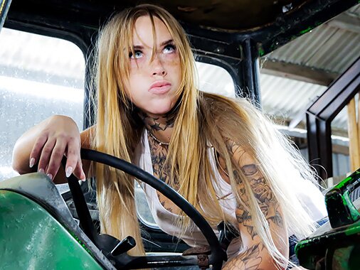 Watch Tractor Repairwoman Unwilling to Put Up with Her Unfair Boss video